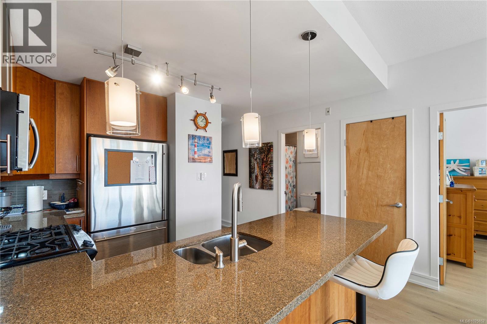 606 194 Beachside Dr, Parksville