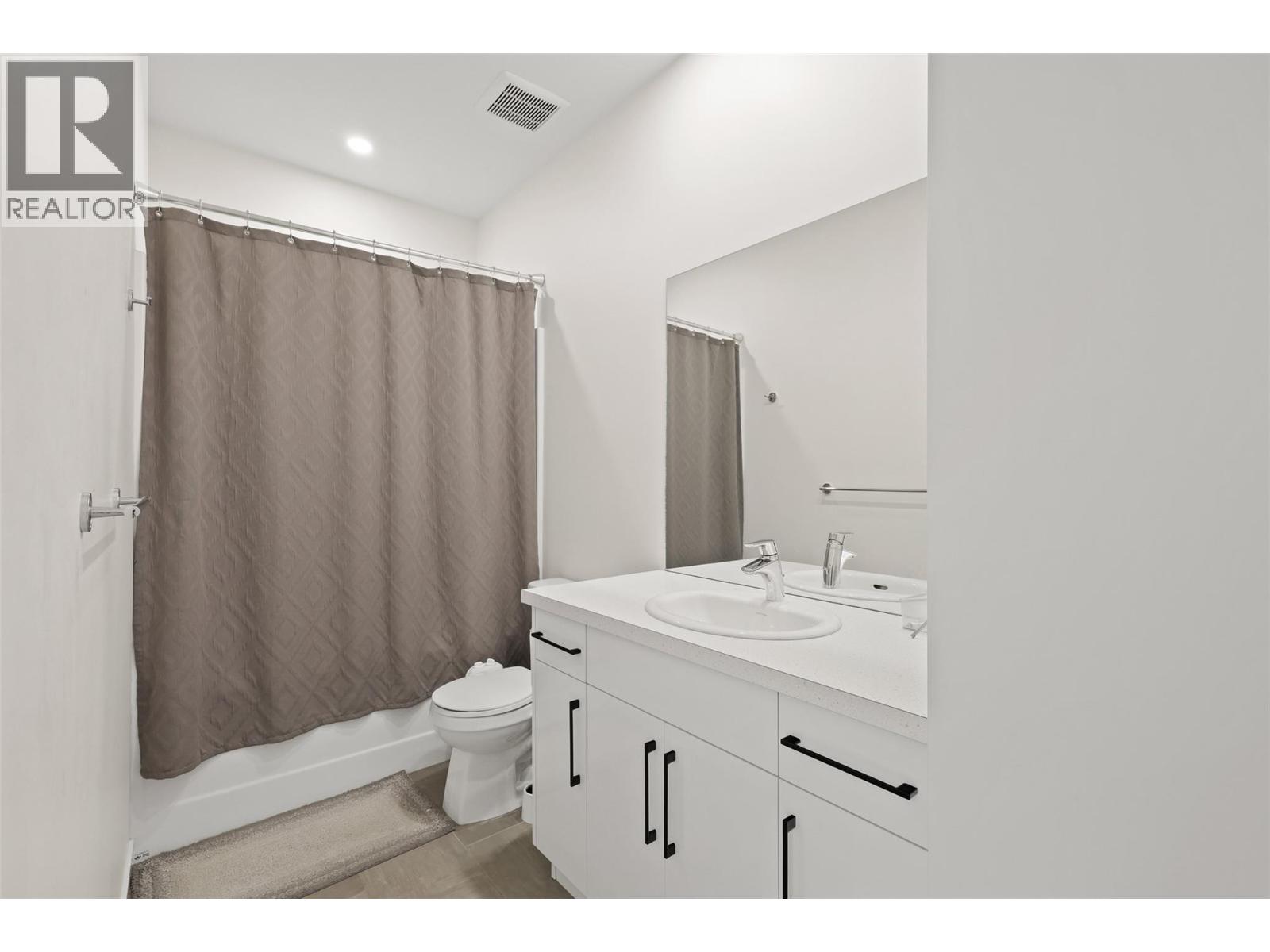 1701 FOXTAIL Drive Unit# 123, Kamloops