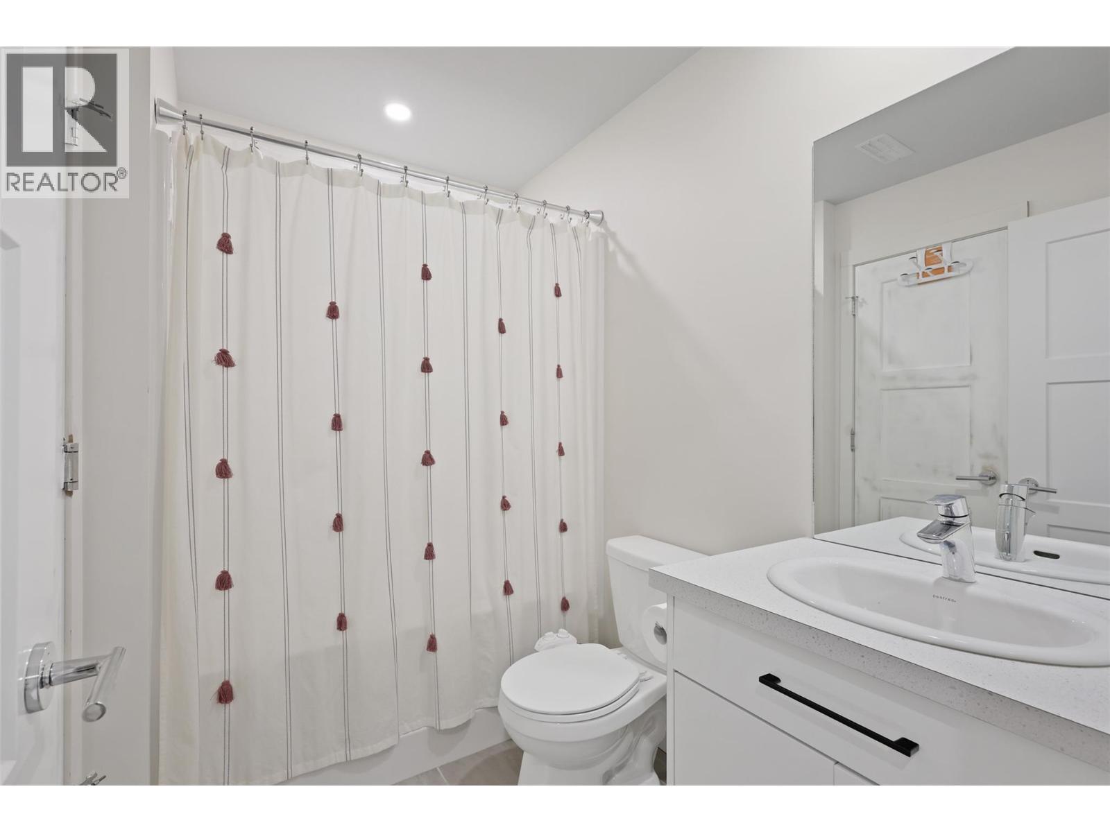 1701 FOXTAIL Drive Unit# 123, Kamloops