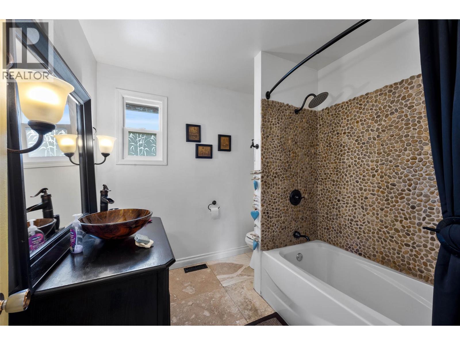 1864 Dickenson Road, Kamloops