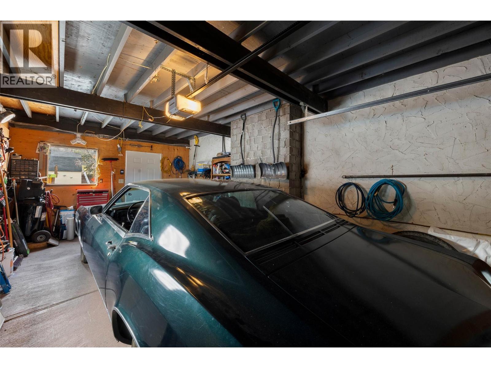 1864 Dickenson Road, Kamloops