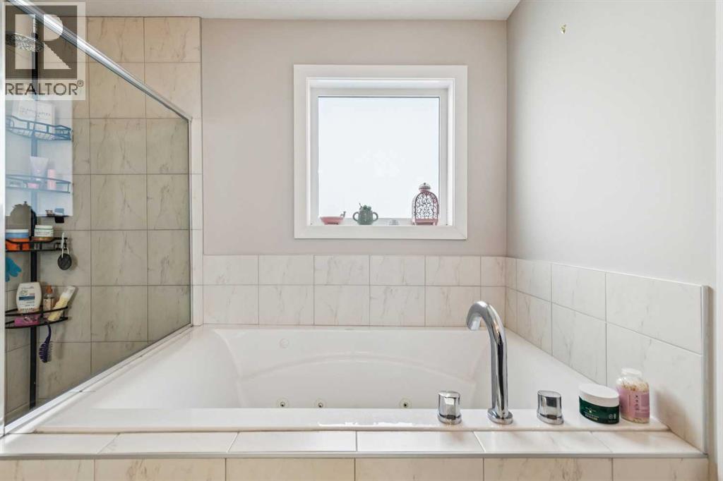 Single Family House for Sale in    Avenue NW Mount Pleasant Calgary 