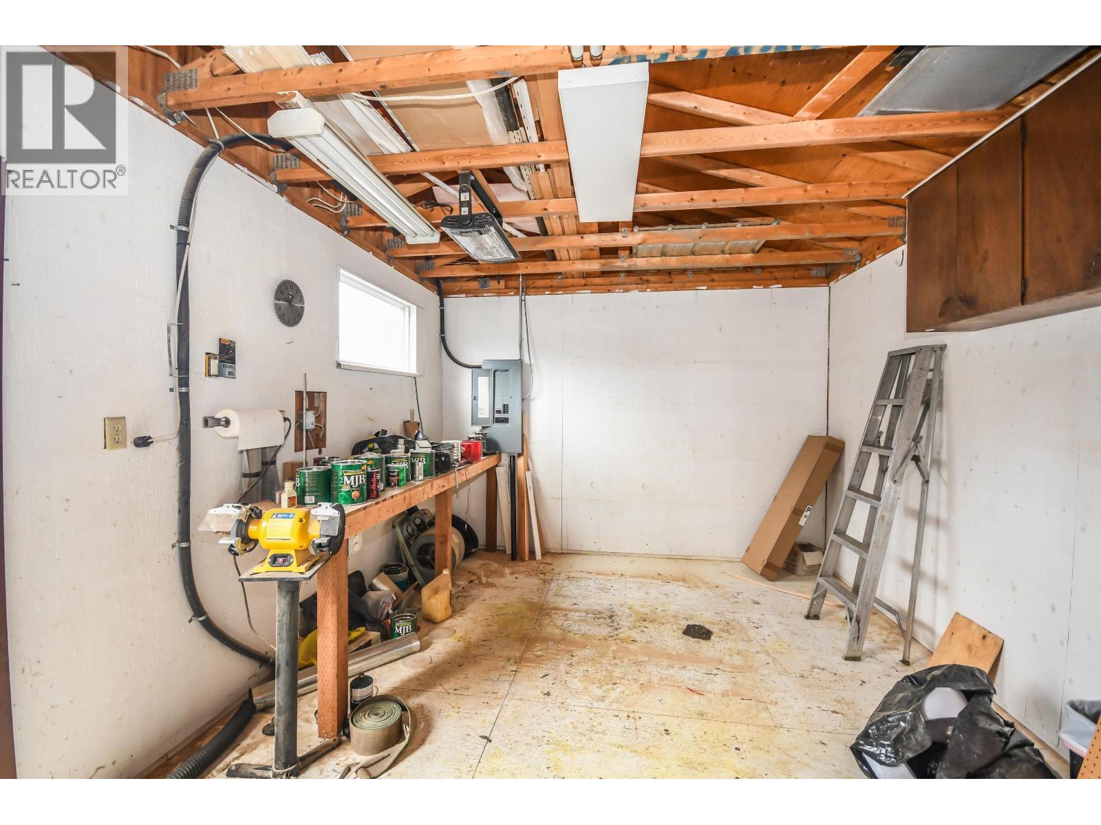 110 S MOFFAT STREET - 34