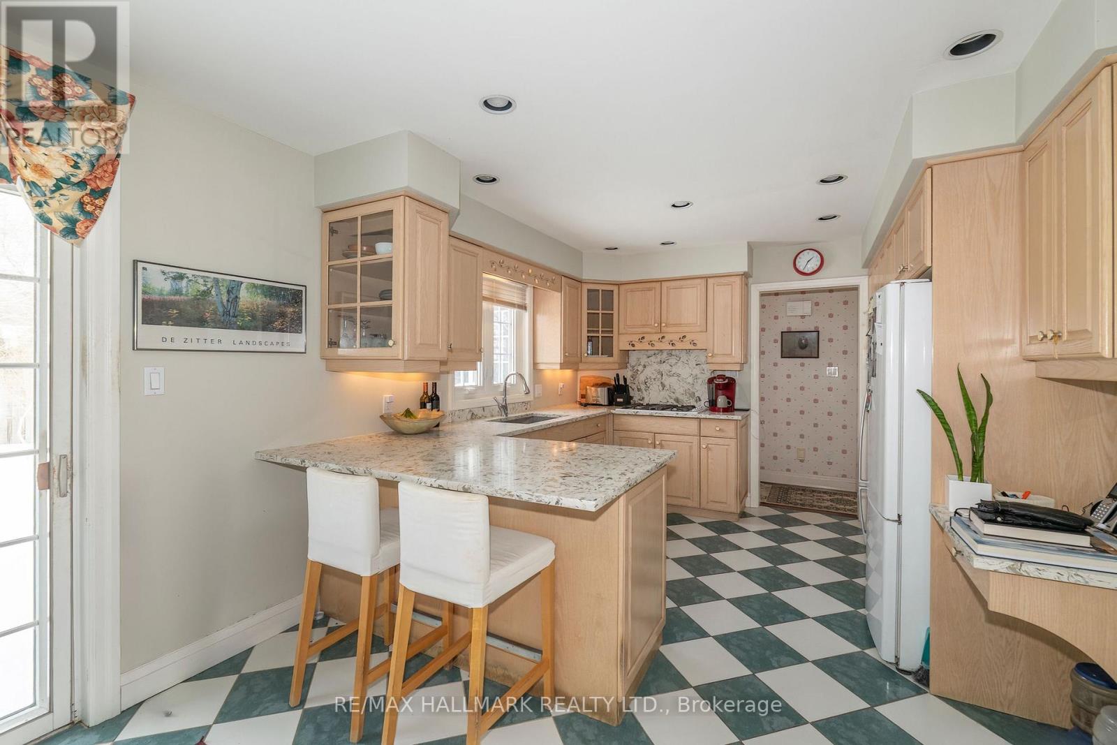 1 LAURA SECORD PLACE - 11