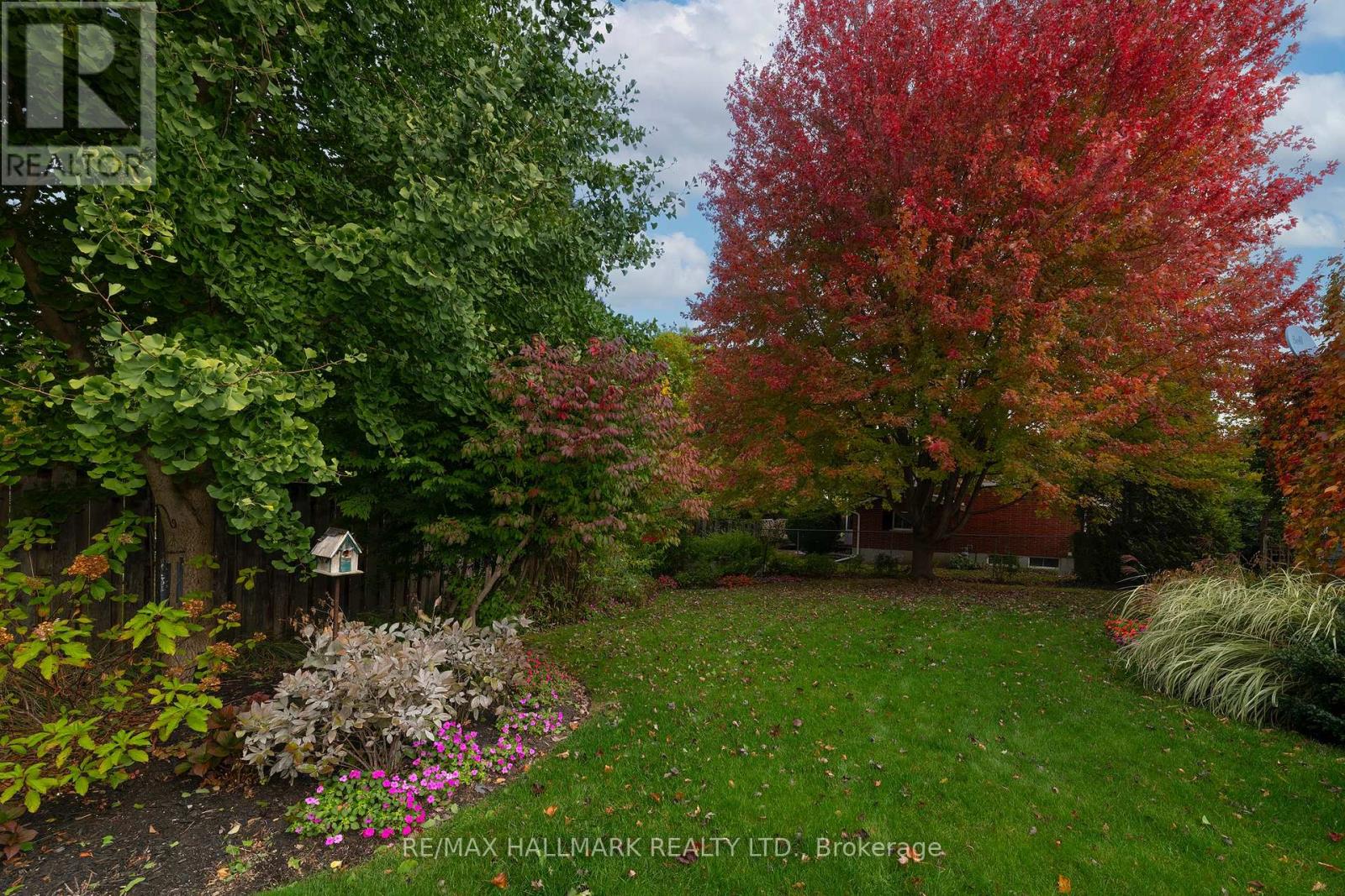 1 LAURA SECORD PLACE - 45