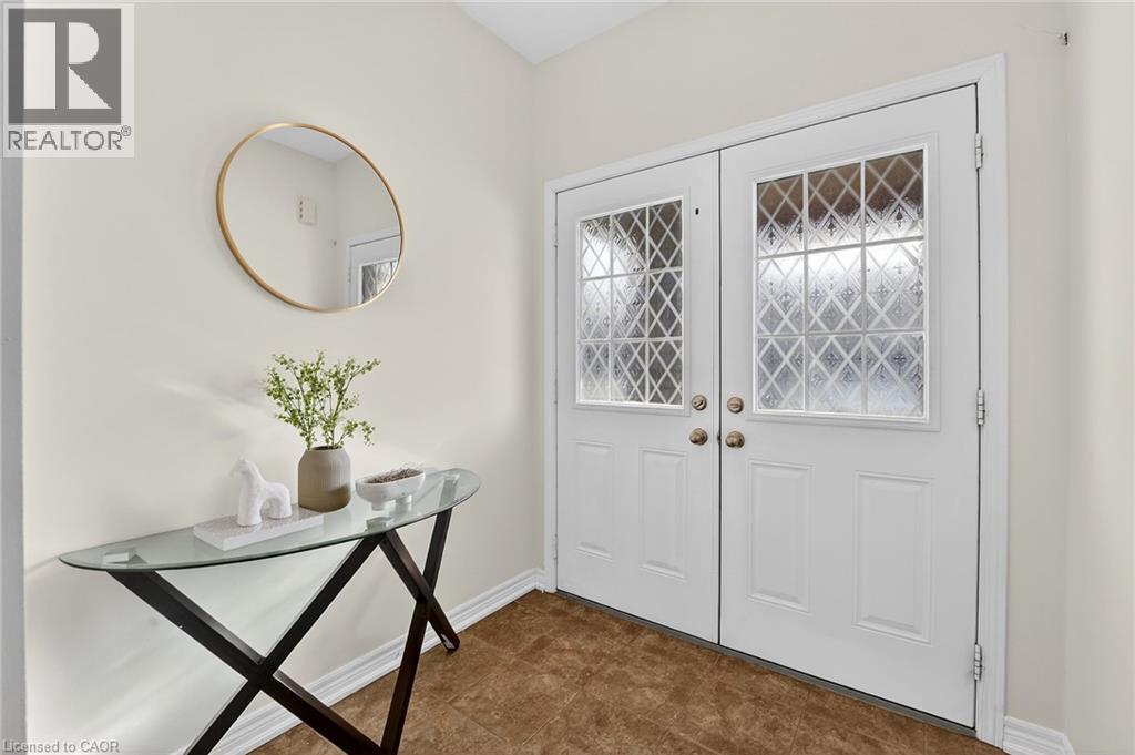 174 LORMONT Boulevard - Photo 3 of 33, Stoney Creek, Ontario