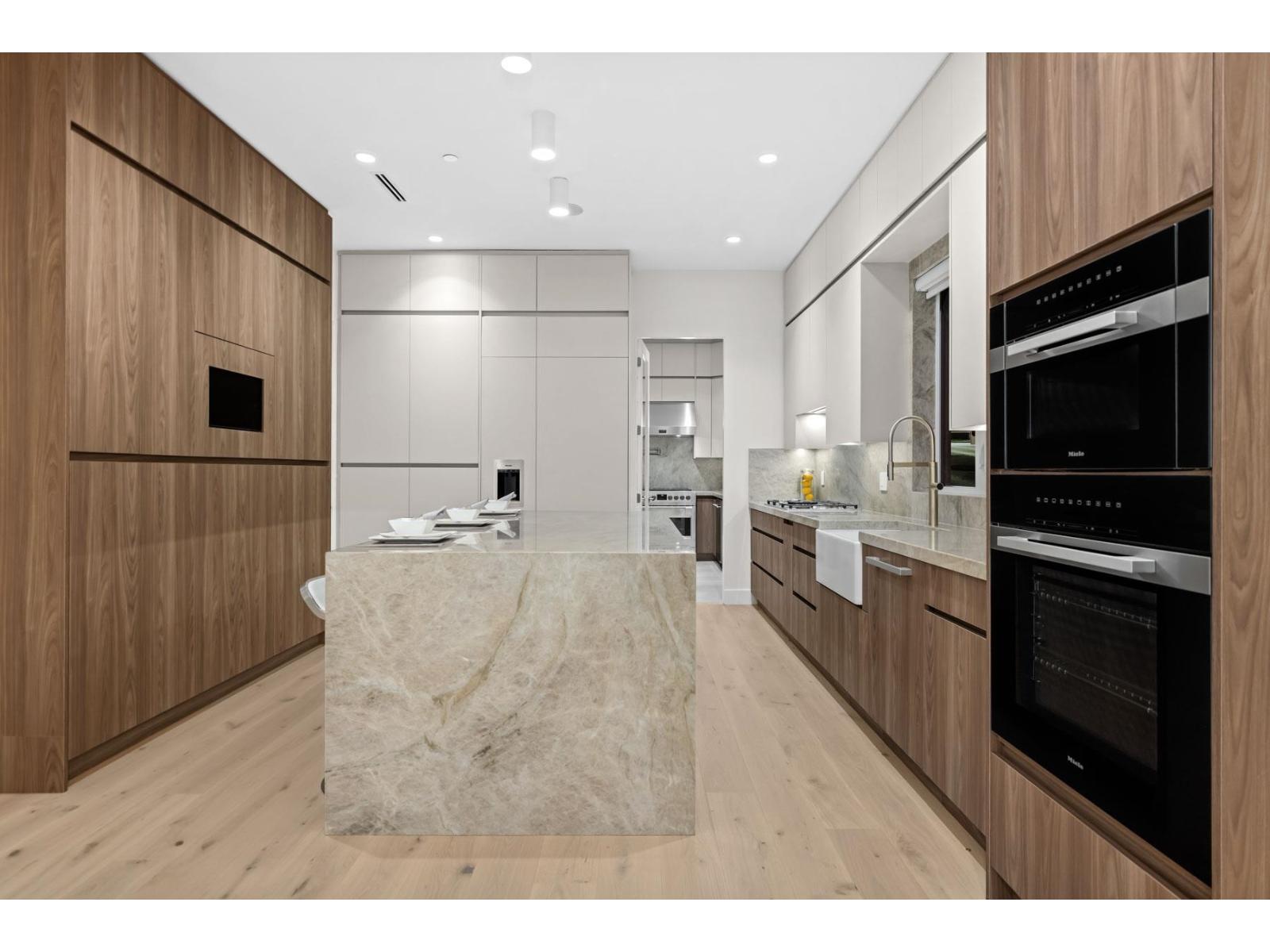 14799 OXENHAM AVENUE, White Rock