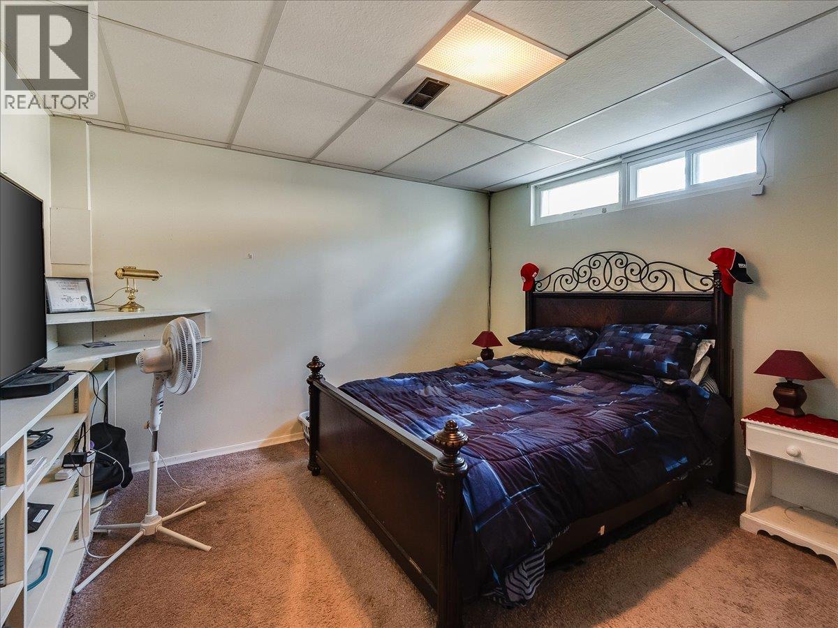 3613 9th Avenue, Castlegar