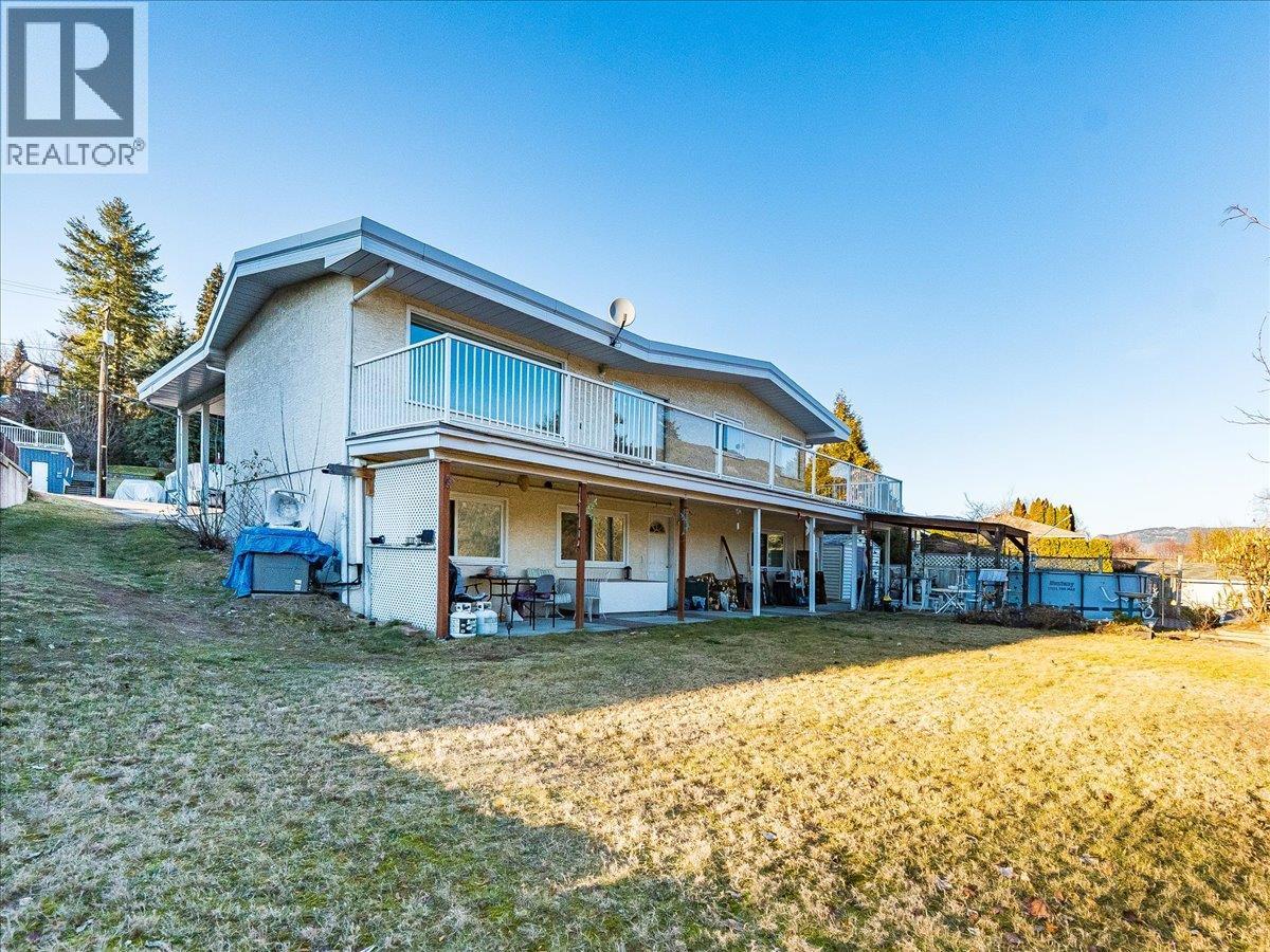 3613 9th Avenue, Castlegar