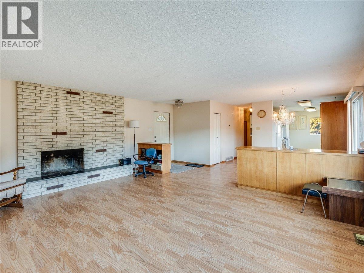 3613 9th Avenue, Castlegar