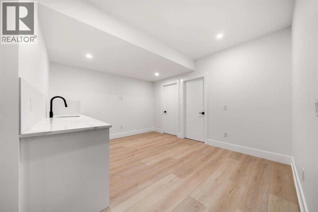 Single Family House for Sale in   Avenue SW South Calgary Calgary 