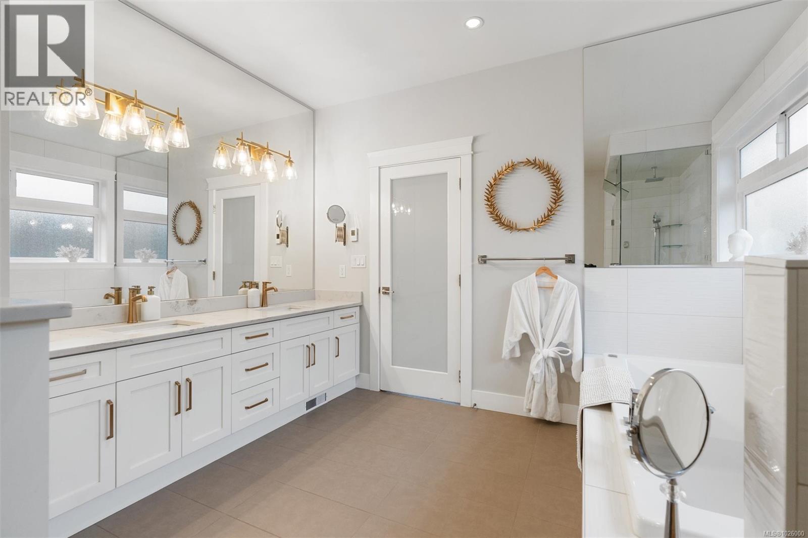 2168 Champions Way, Langford