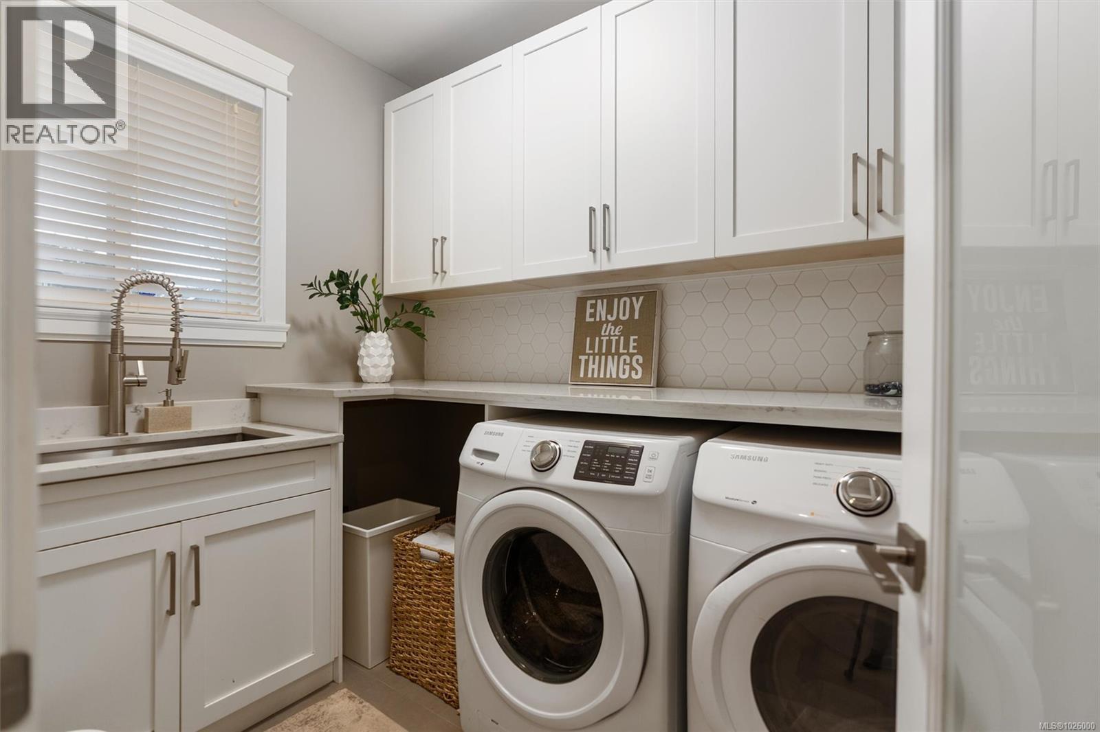 2168 Champions Way, Langford