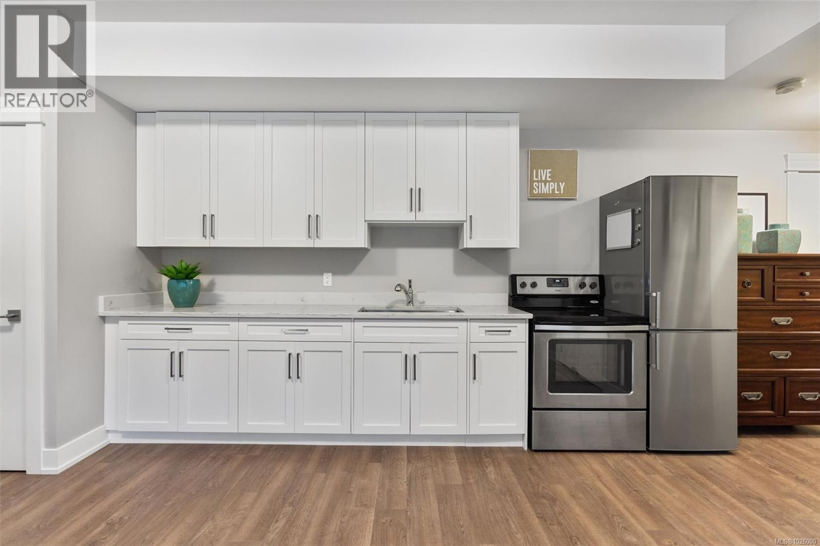 2168 Champions Way, Langford