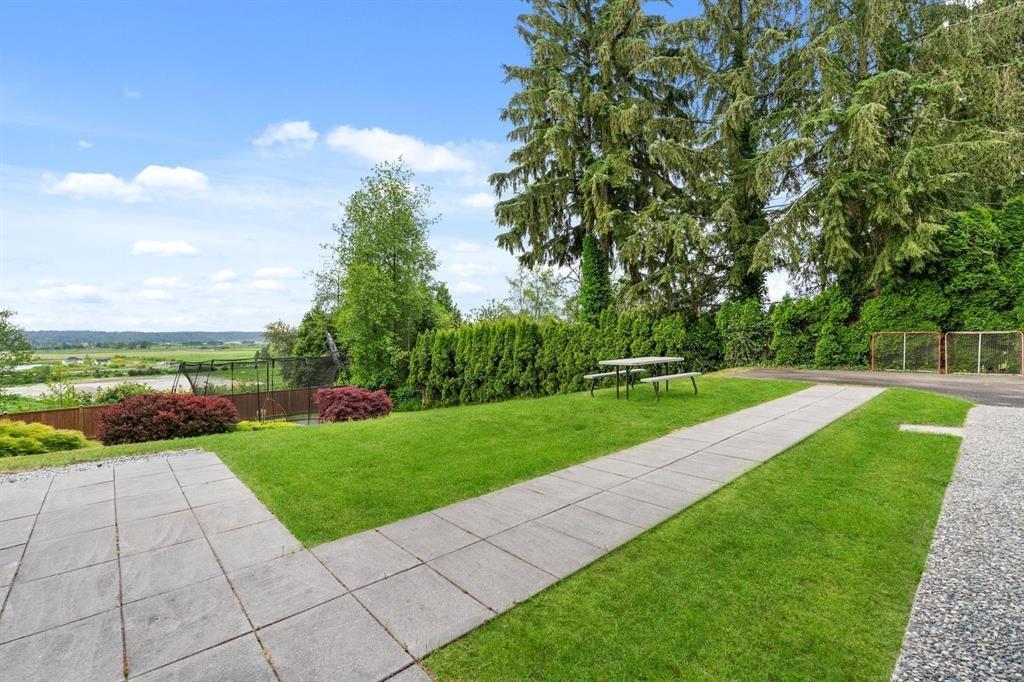 14534 LOMBARD PLACE, Surrey