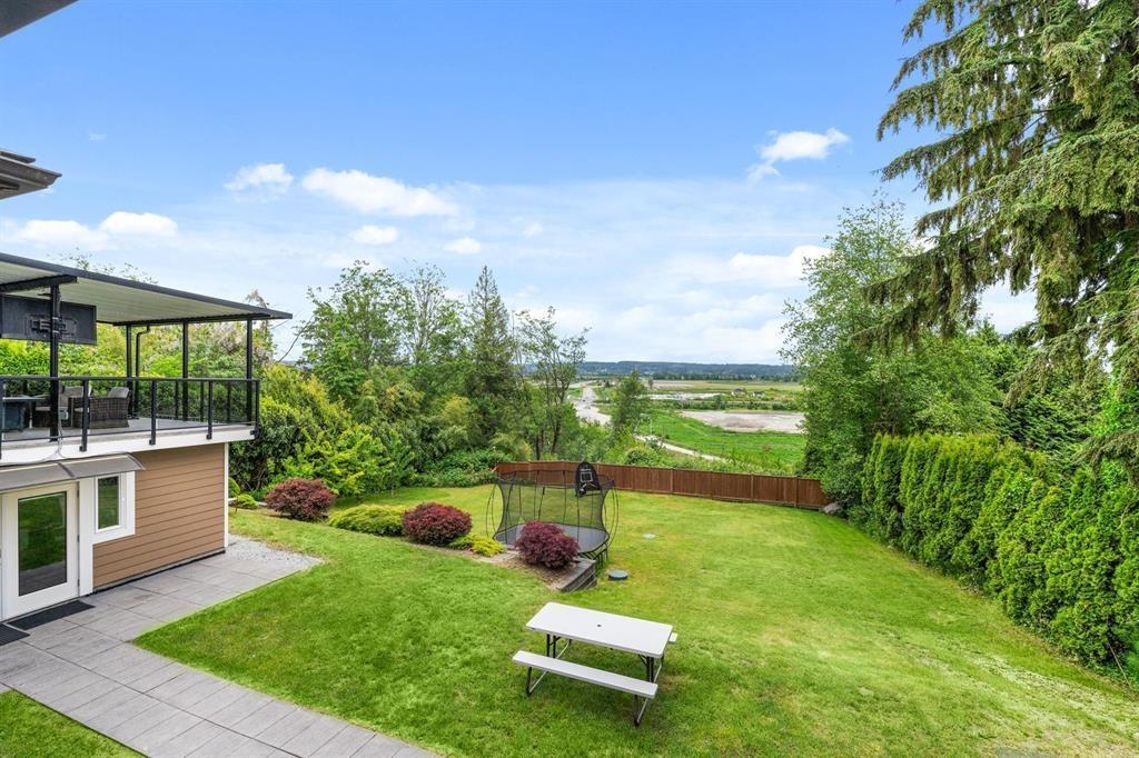 14534 LOMBARD PLACE, Surrey