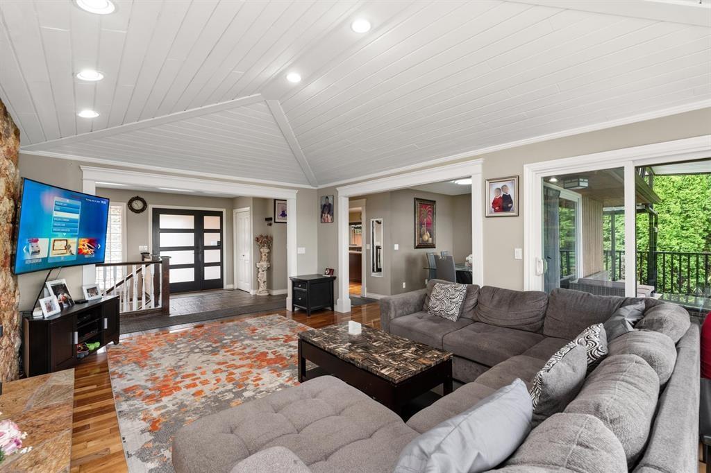 14534 LOMBARD PLACE, Surrey