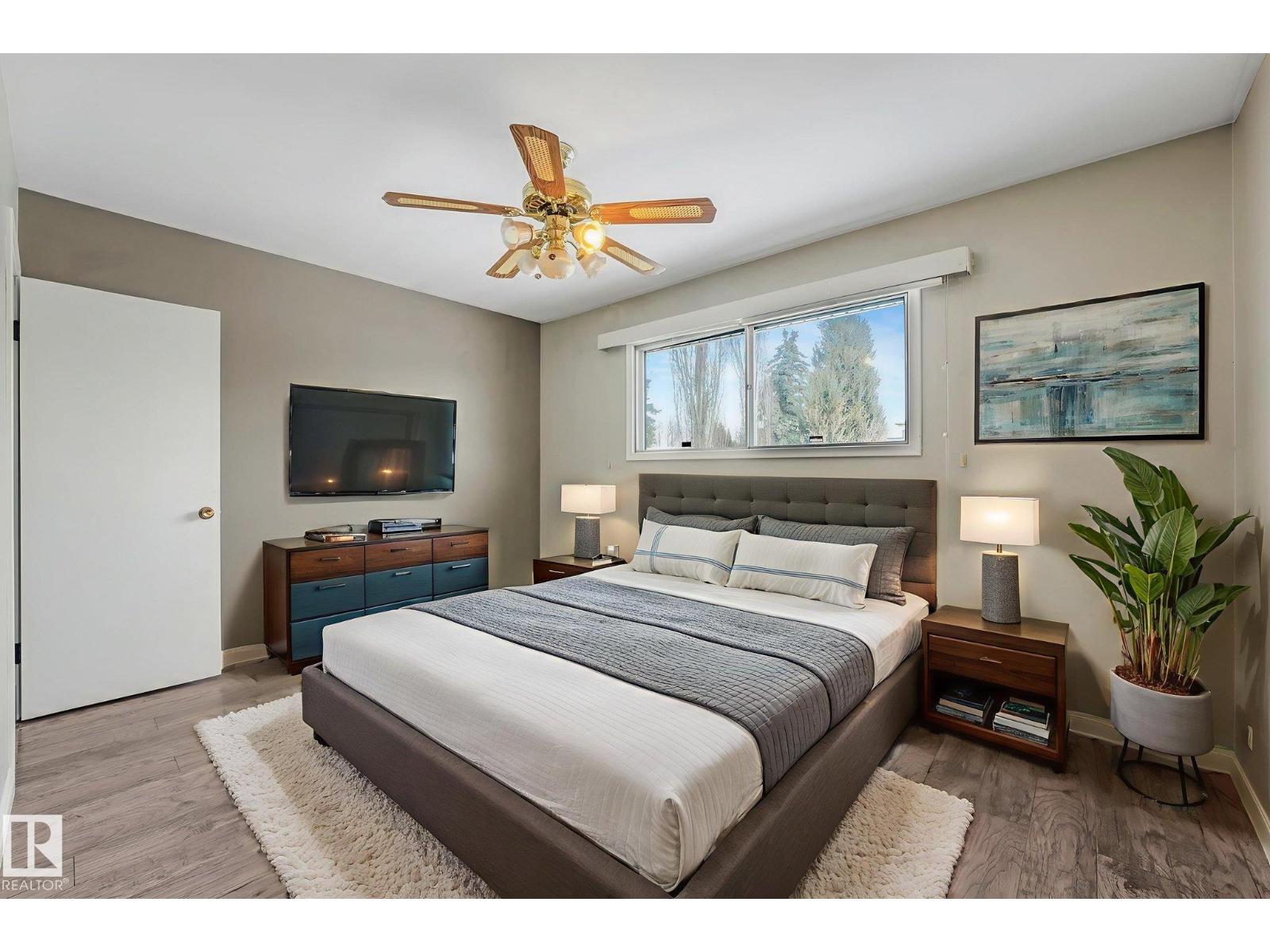 9007 135 AV NW, Edmonton