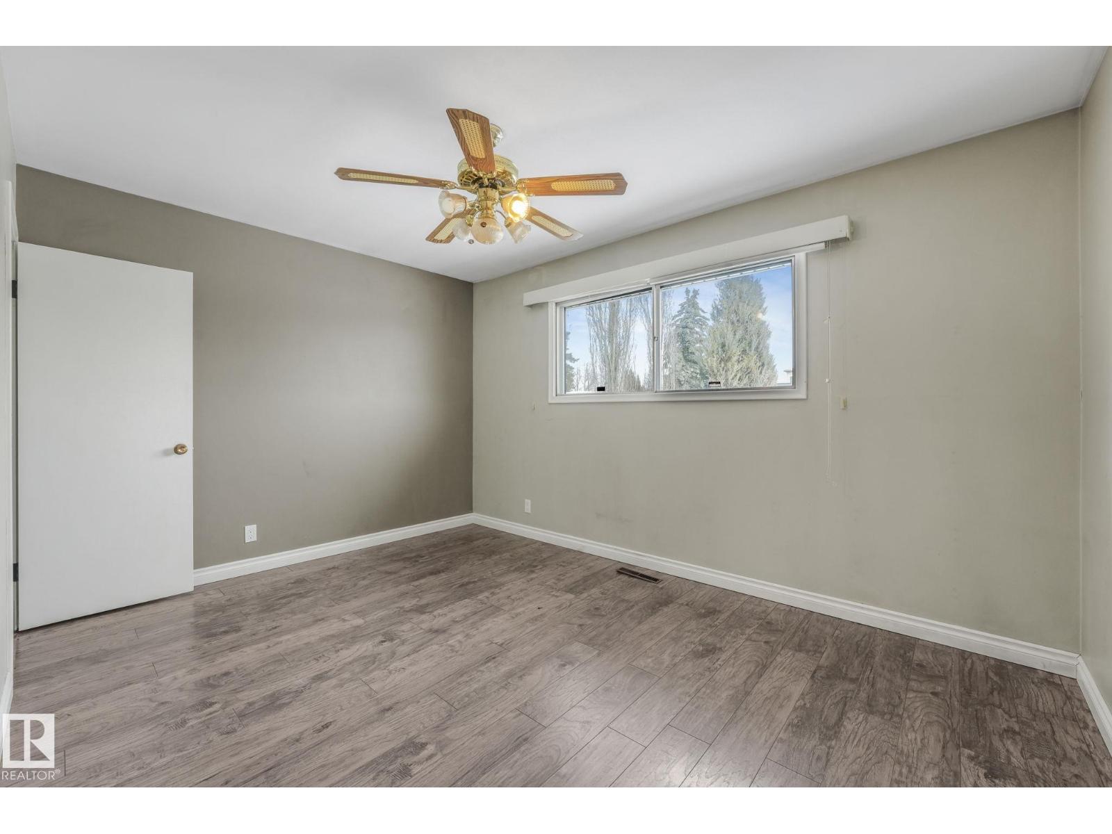 9007 135 AV NW, Edmonton