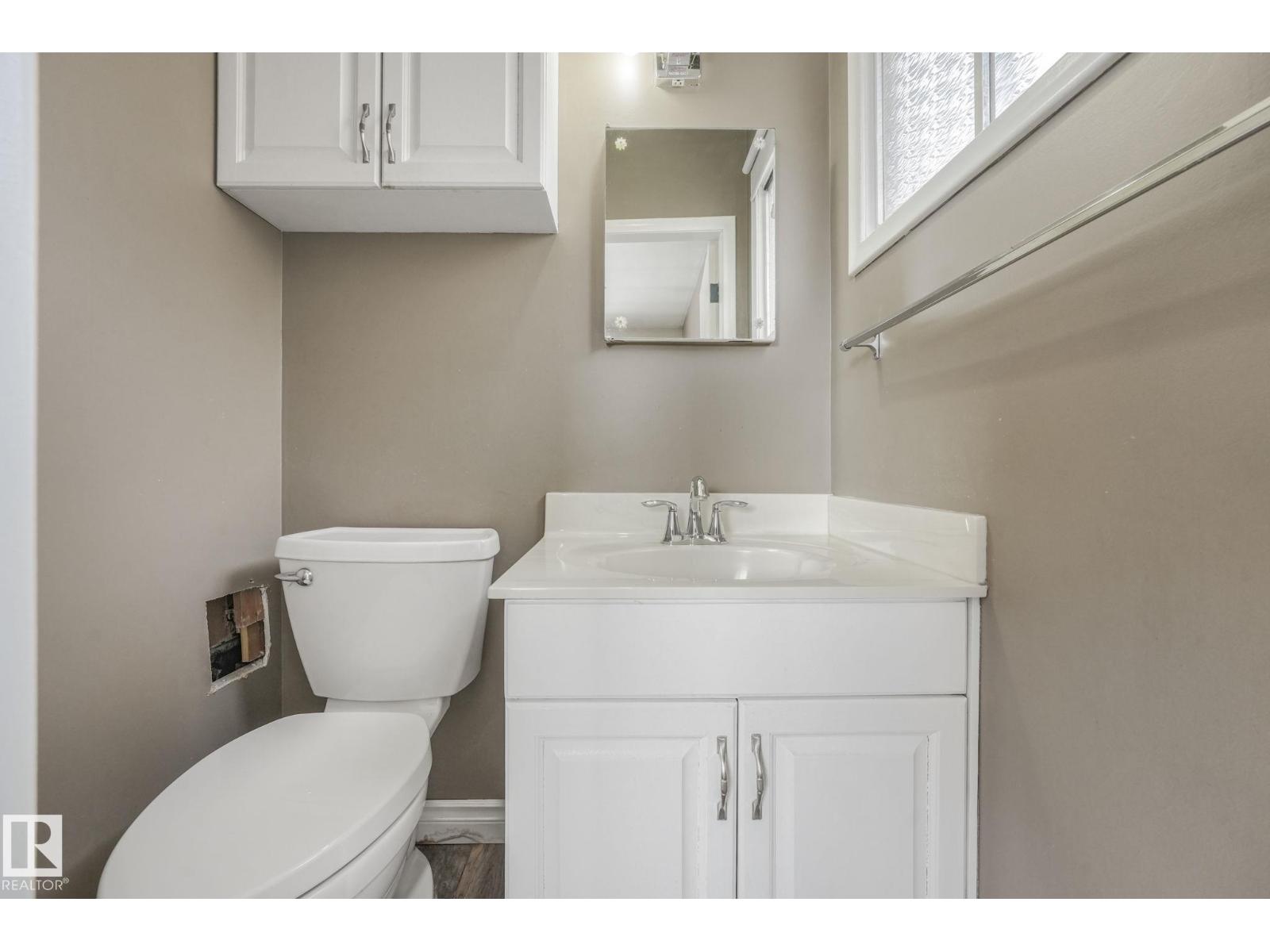 9007 135 AV NW, Edmonton