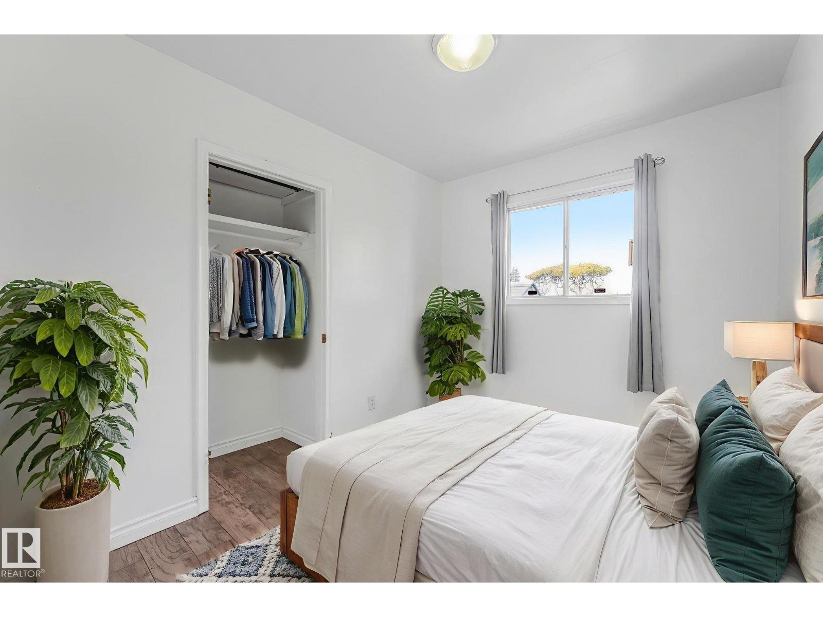 9007 135 AV NW, Edmonton