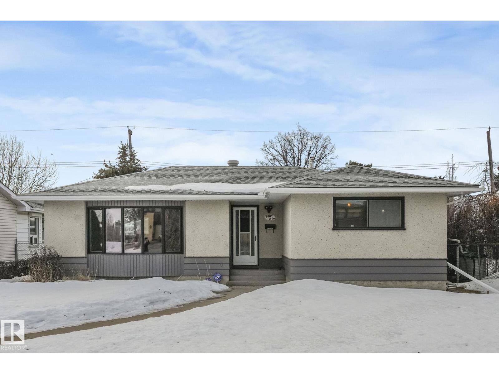 9007 135 AV NW, Edmonton