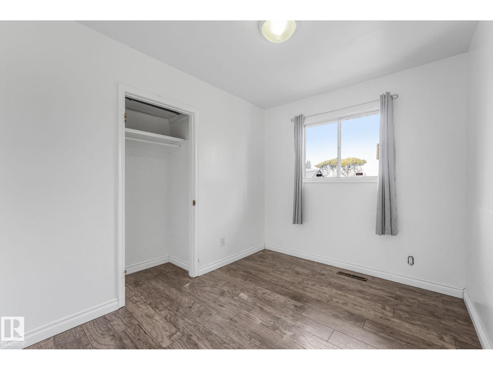 9007 135 AV NW, Edmonton