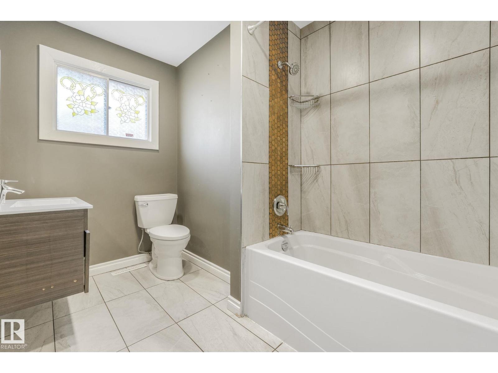 9007 135 AV NW, Edmonton