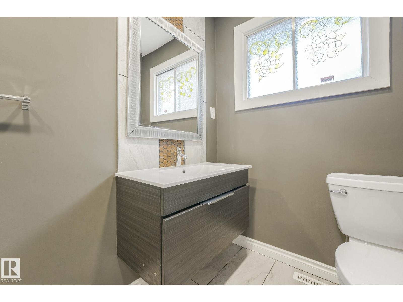 9007 135 AV NW, Edmonton