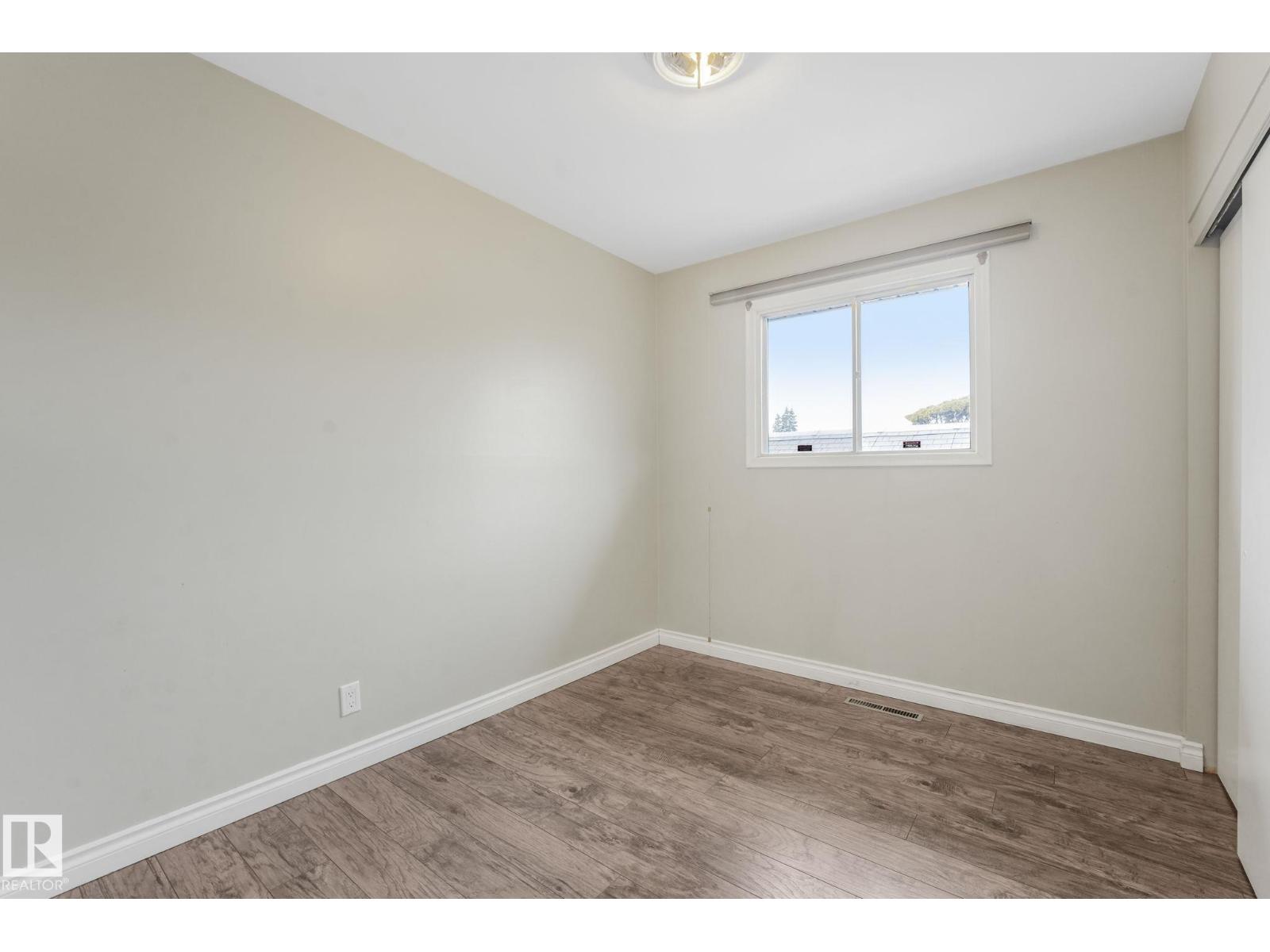 9007 135 AV NW, Edmonton