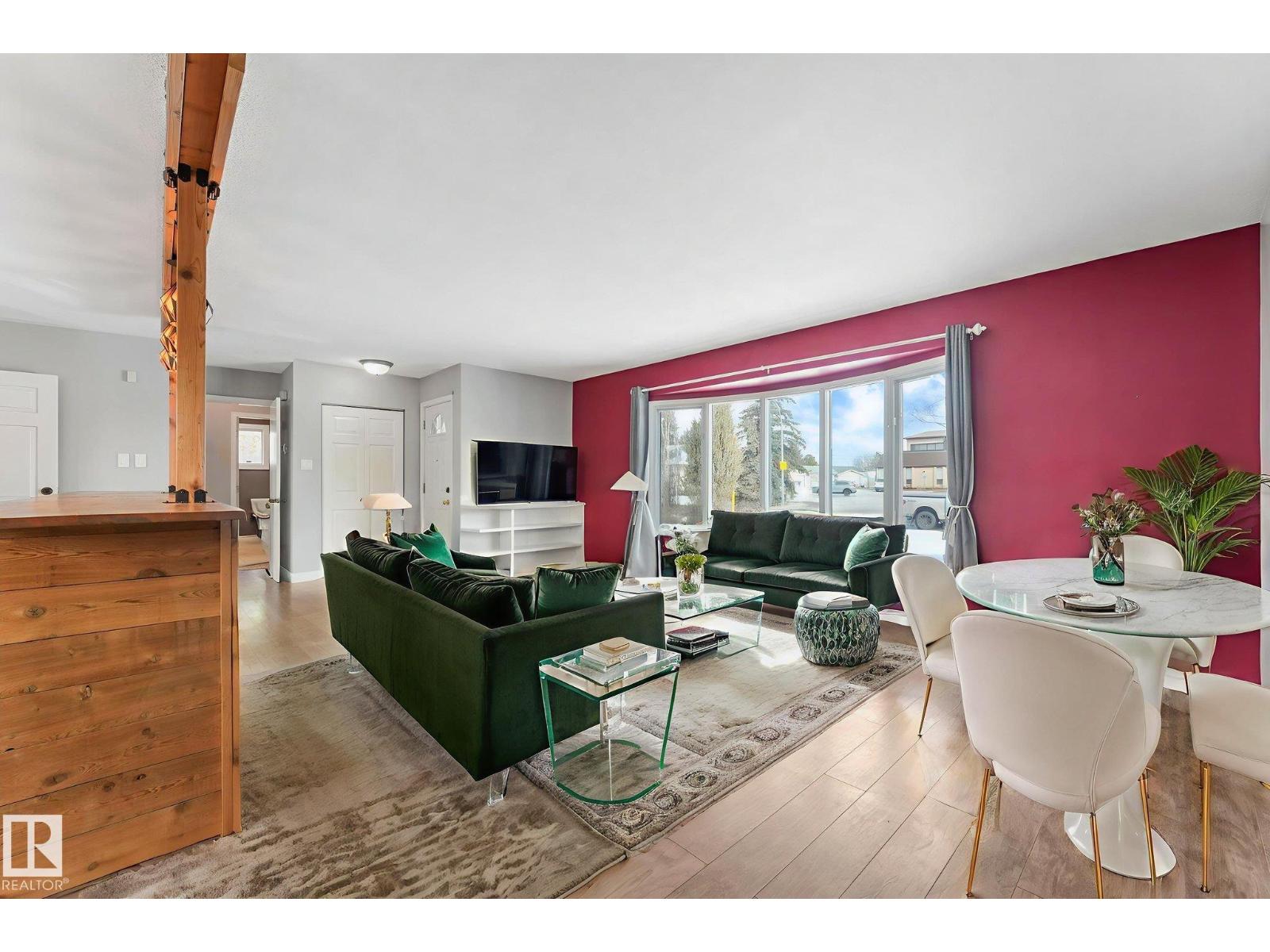 9007 135 AV NW, Edmonton