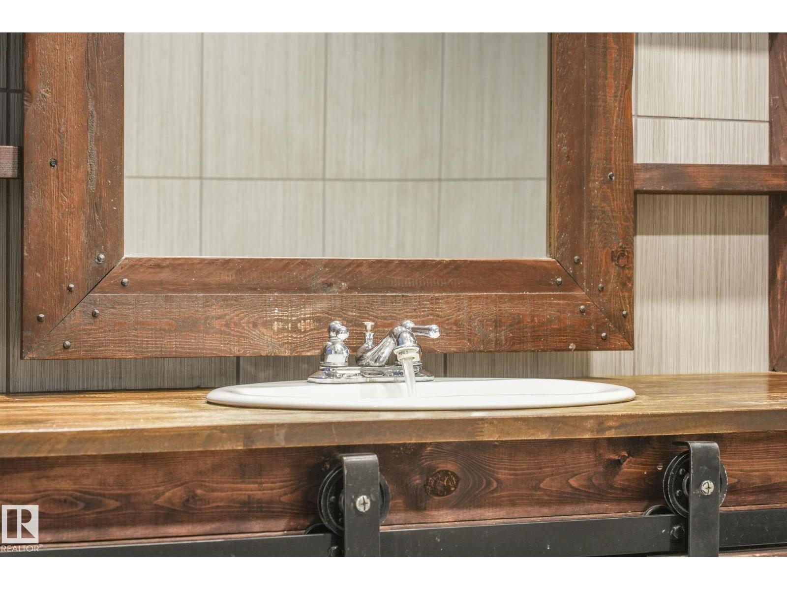 9007 135 AV NW, Edmonton