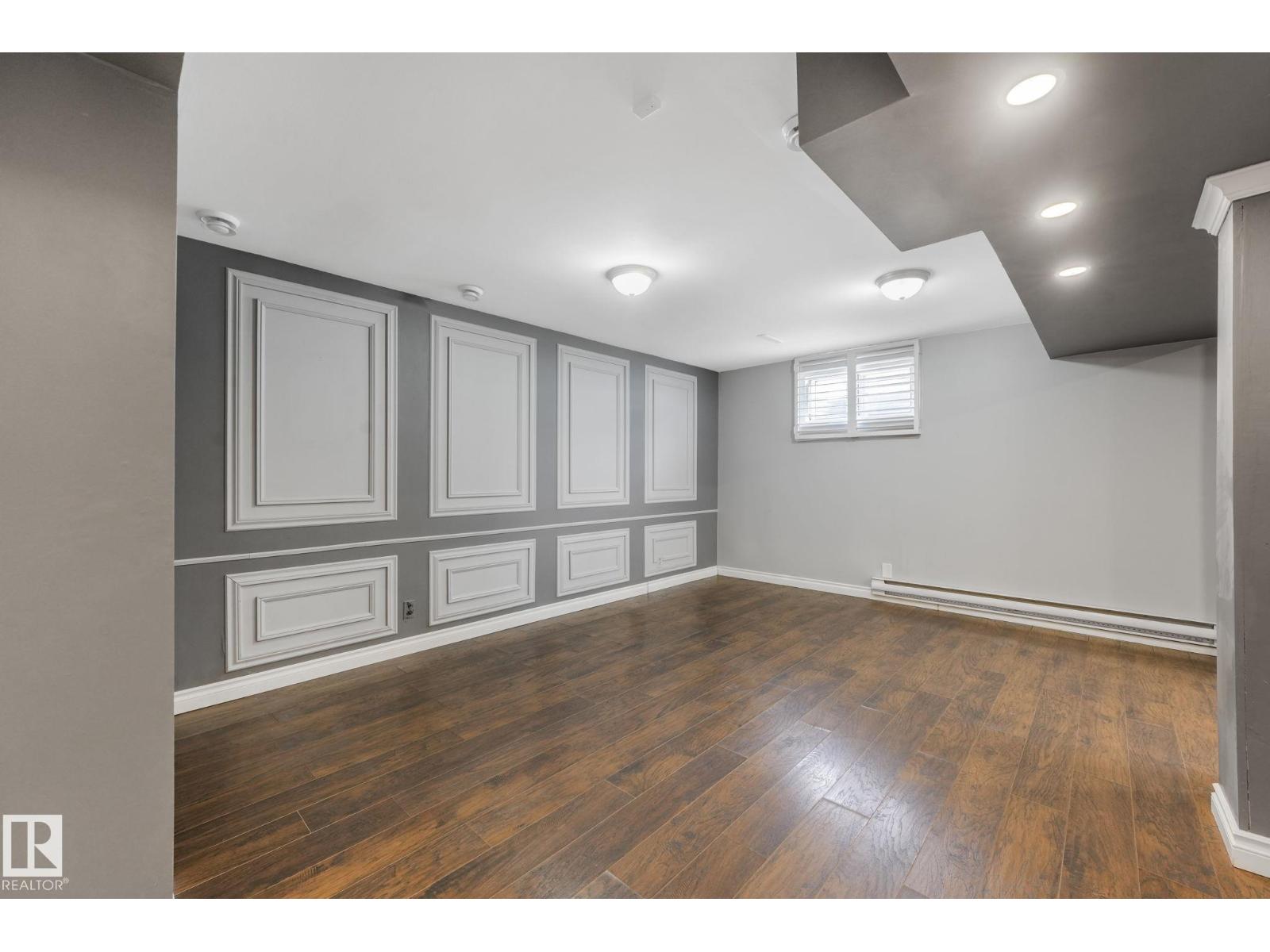 9007 135 AV NW, Edmonton