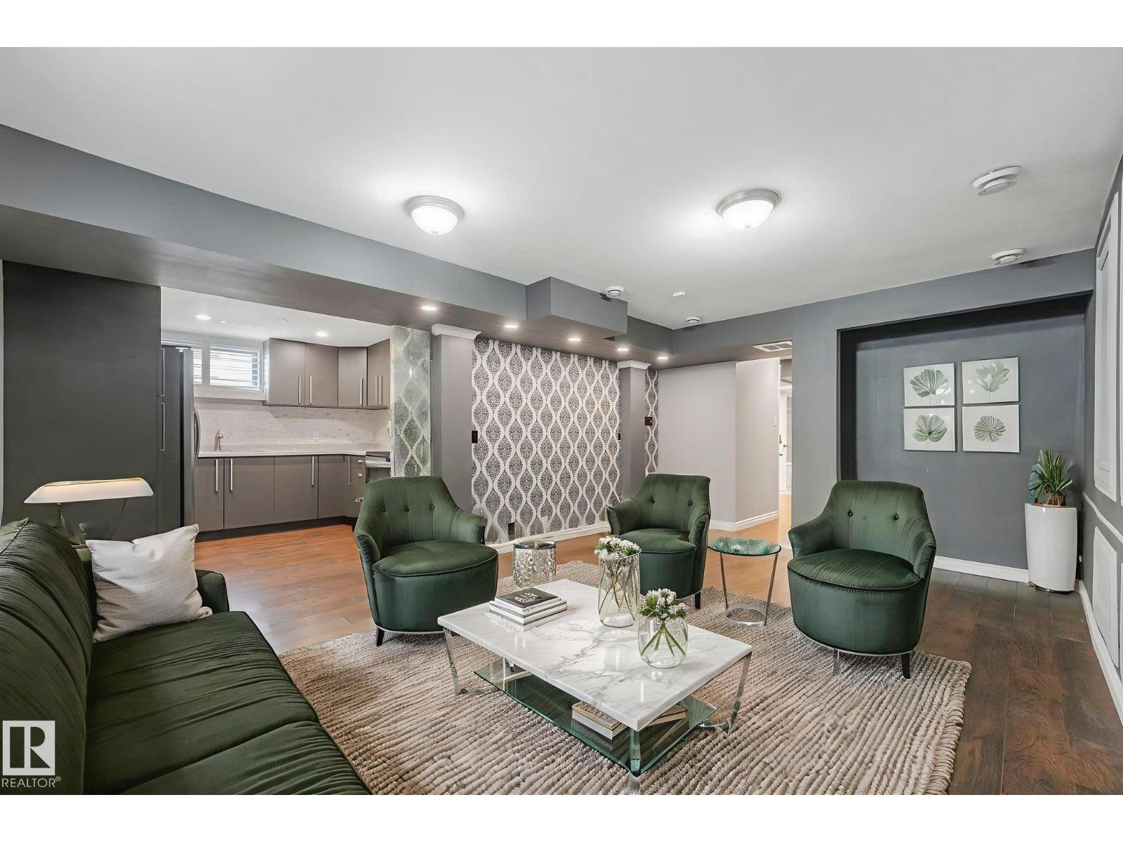 9007 135 AV NW, Edmonton