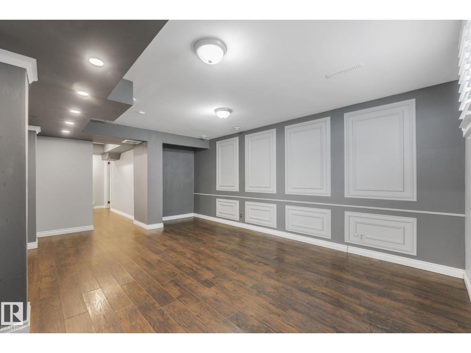 9007 135 AV NW, Edmonton