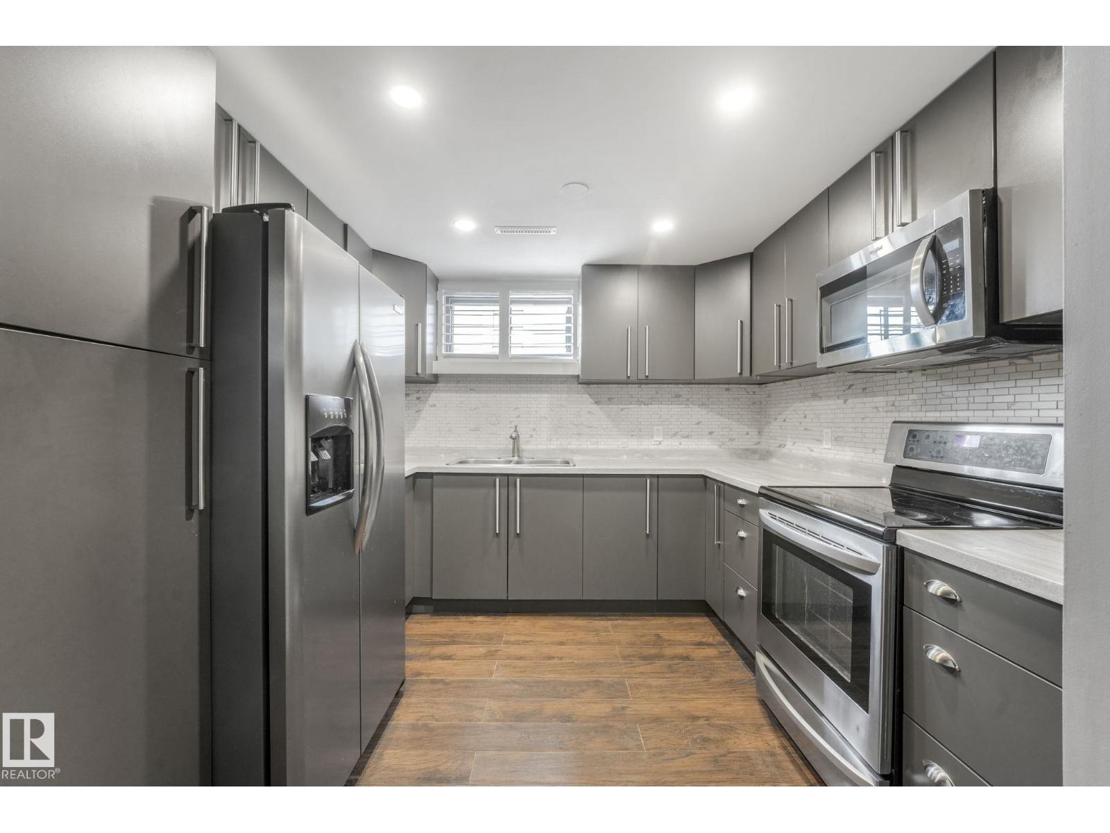 9007 135 AV NW, Edmonton