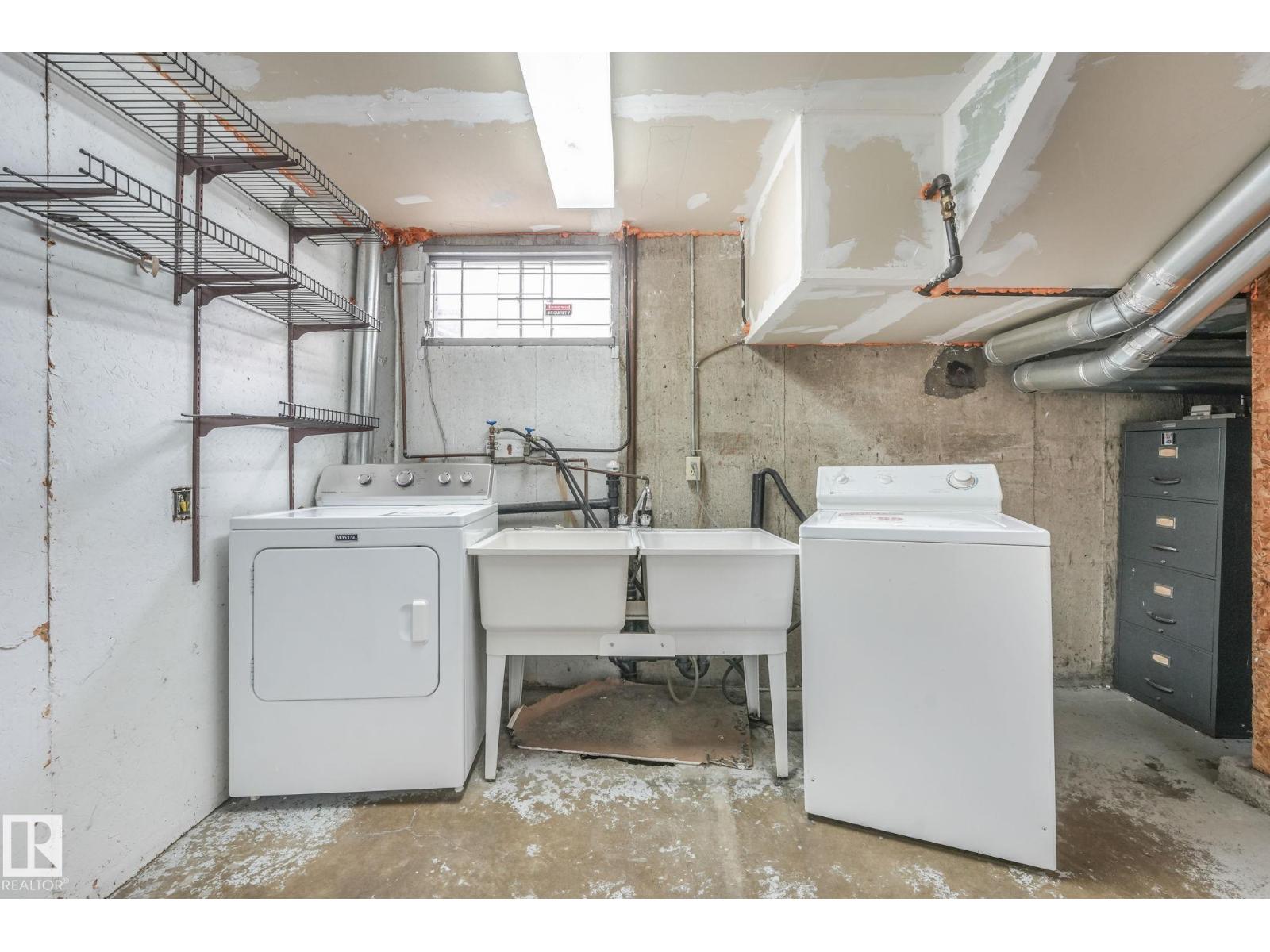 9007 135 AV NW, Edmonton