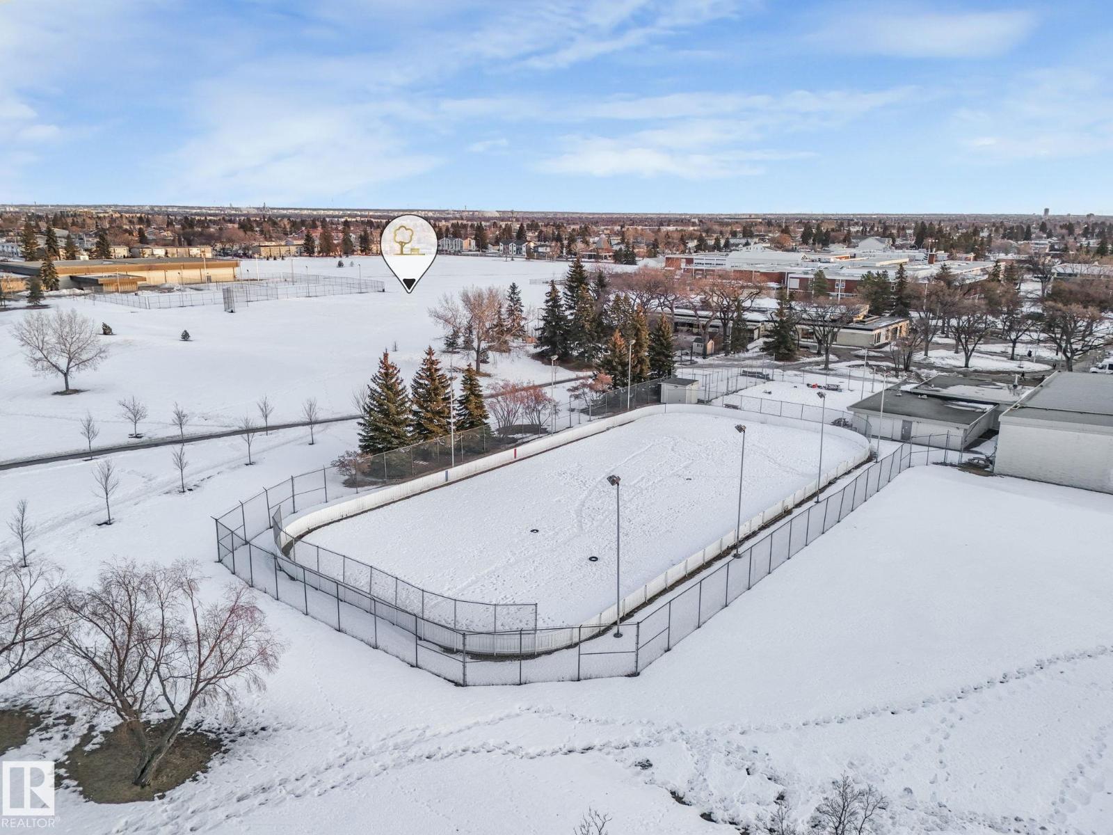 9007 135 AV NW, Edmonton