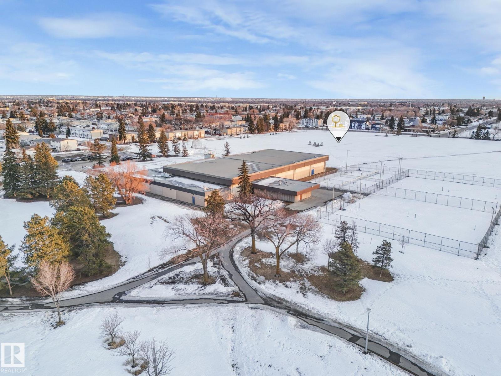 9007 135 AV NW, Edmonton