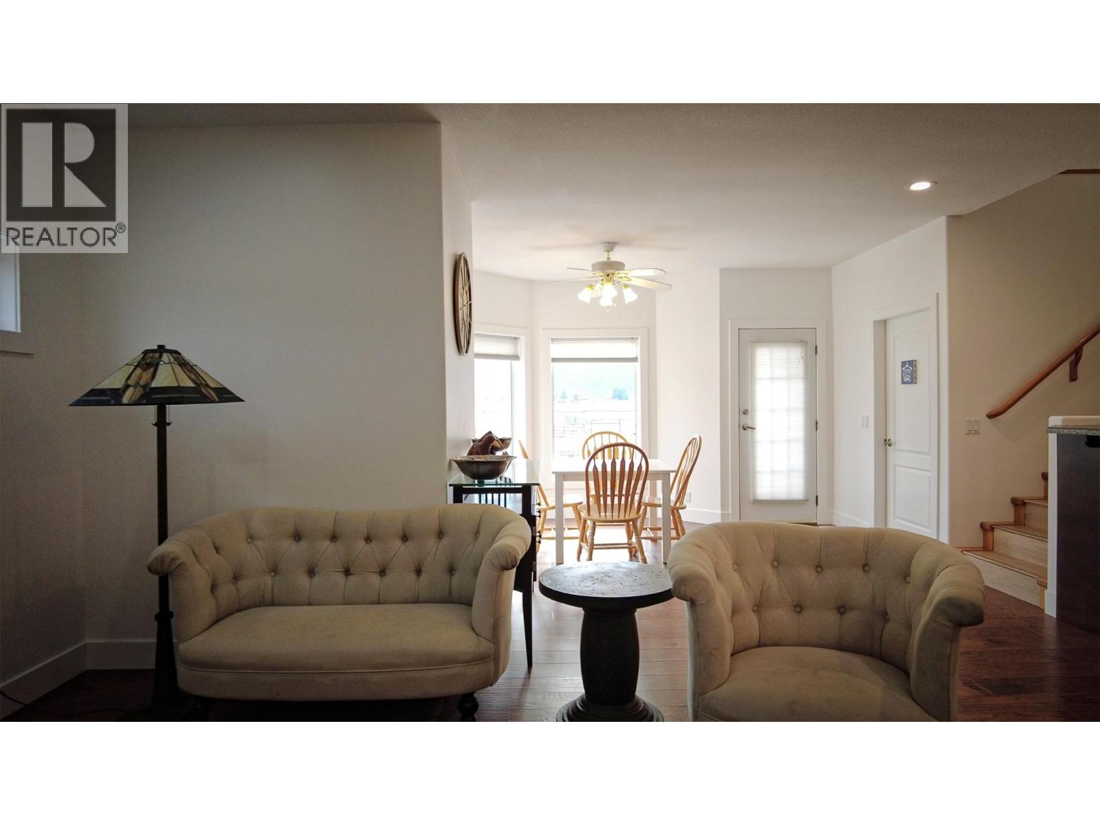 670 Cameron Avenue, Grand Forks