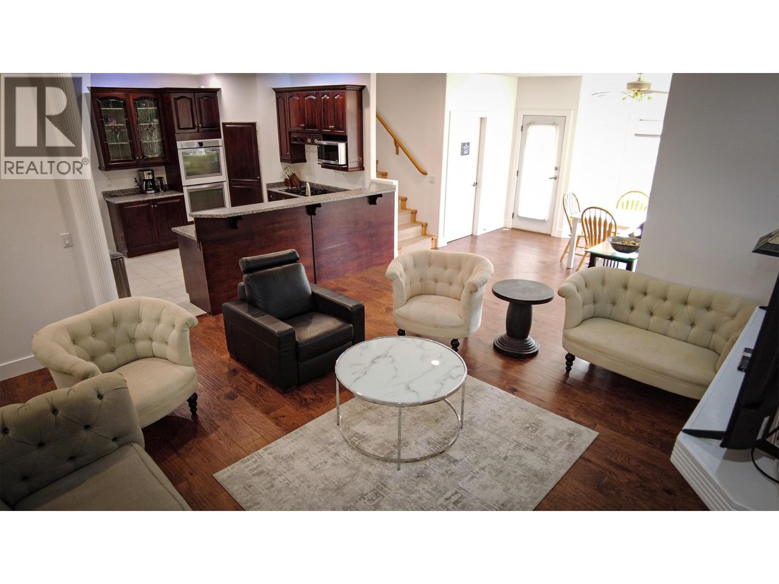 670 Cameron Avenue, Grand Forks