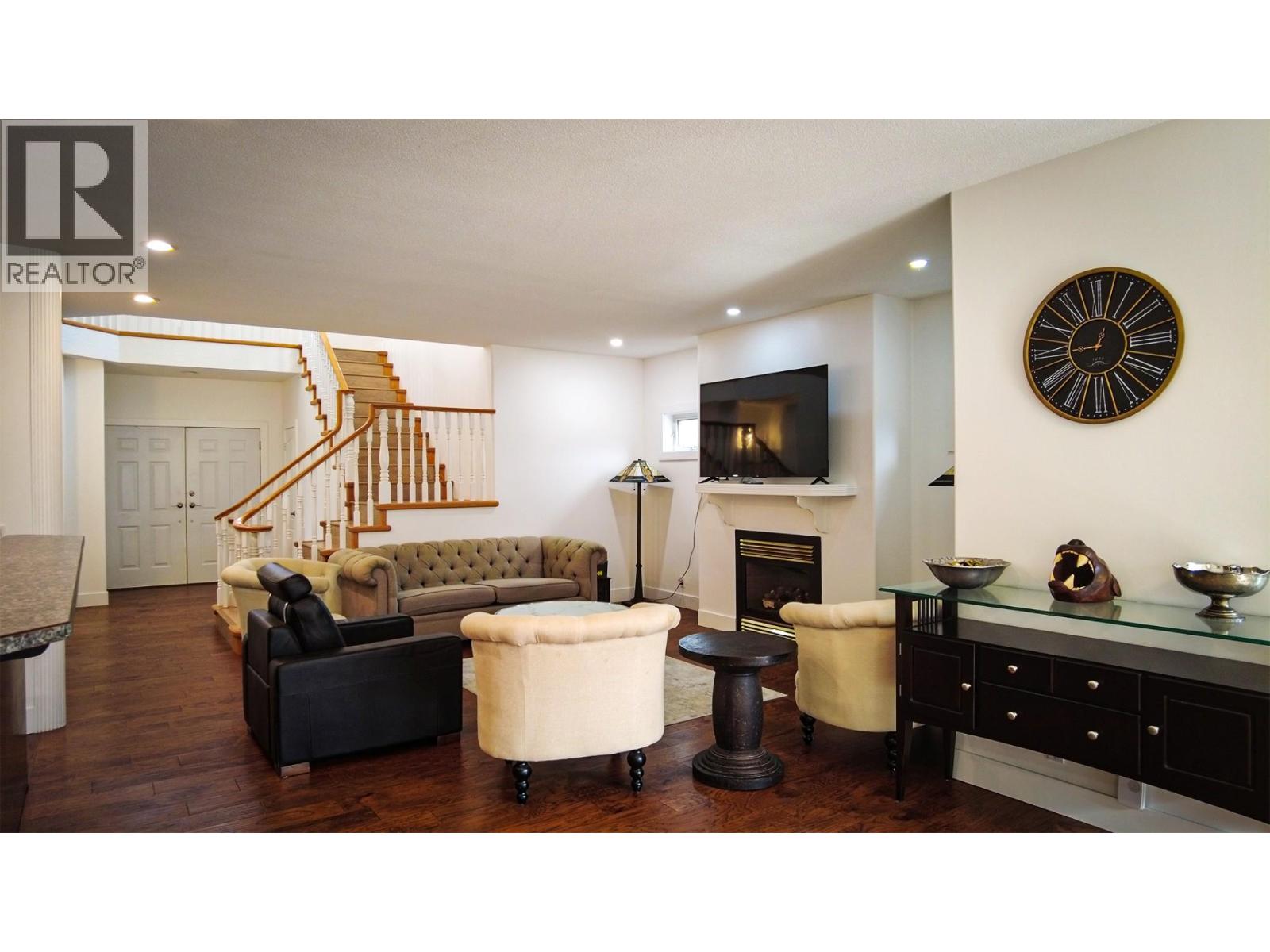 670 Cameron Avenue, Grand Forks