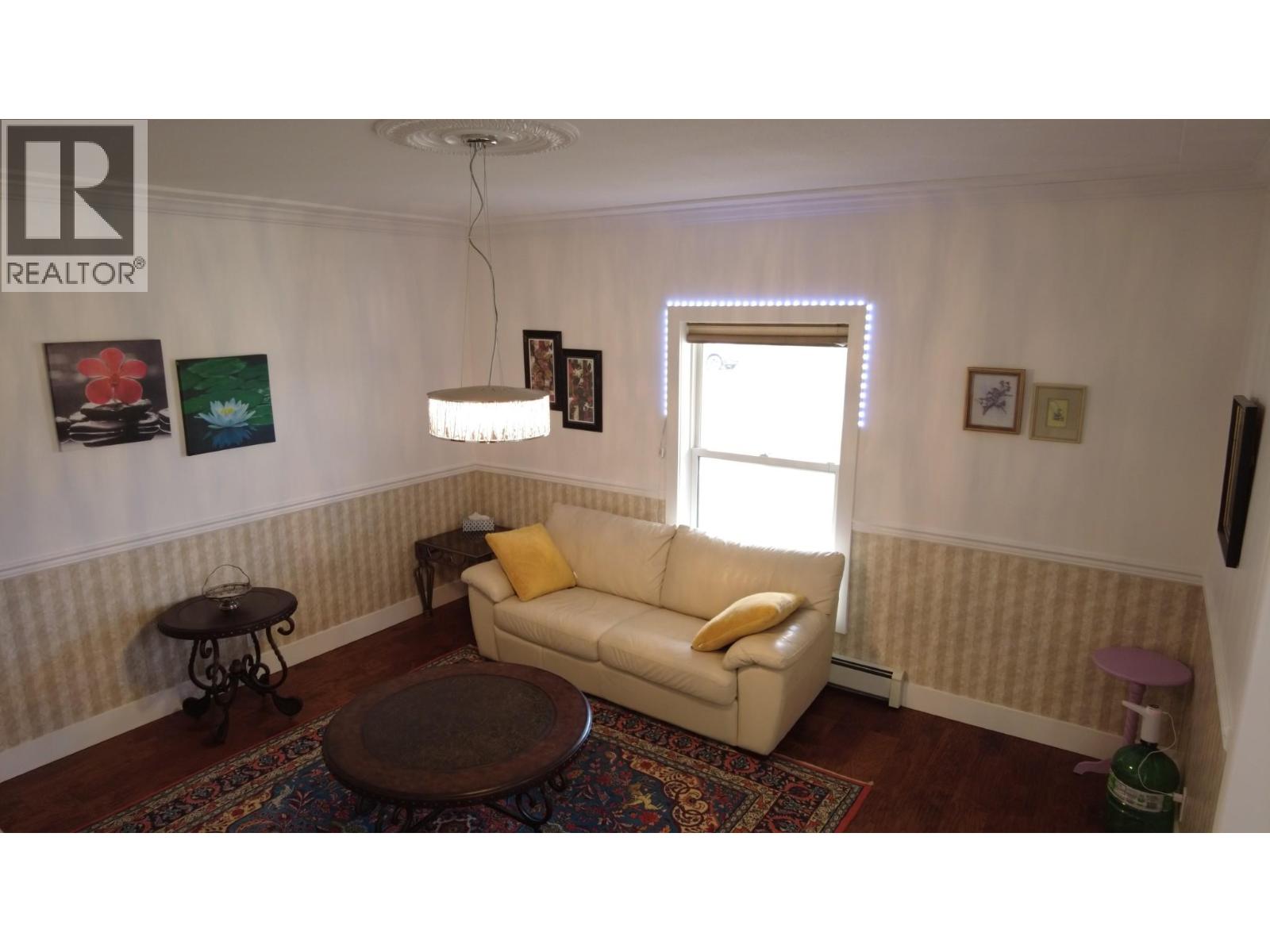 670 Cameron Avenue, Grand Forks