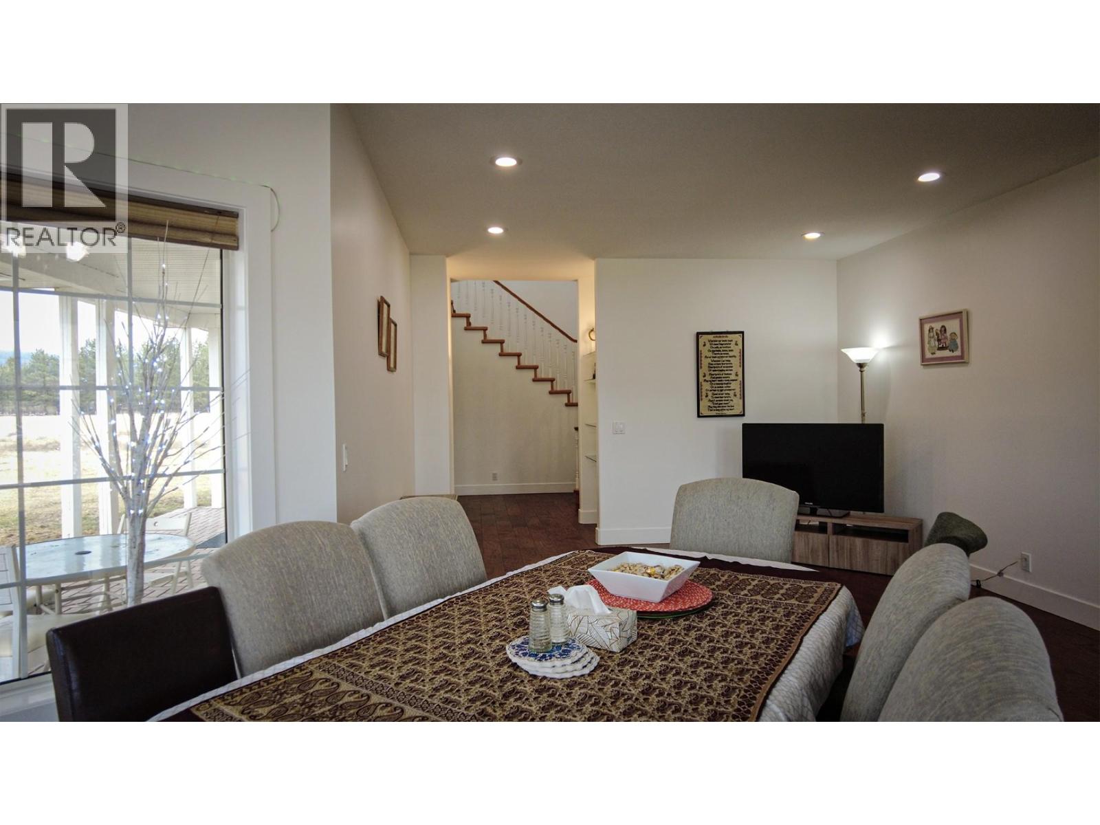 670 Cameron Avenue, Grand Forks