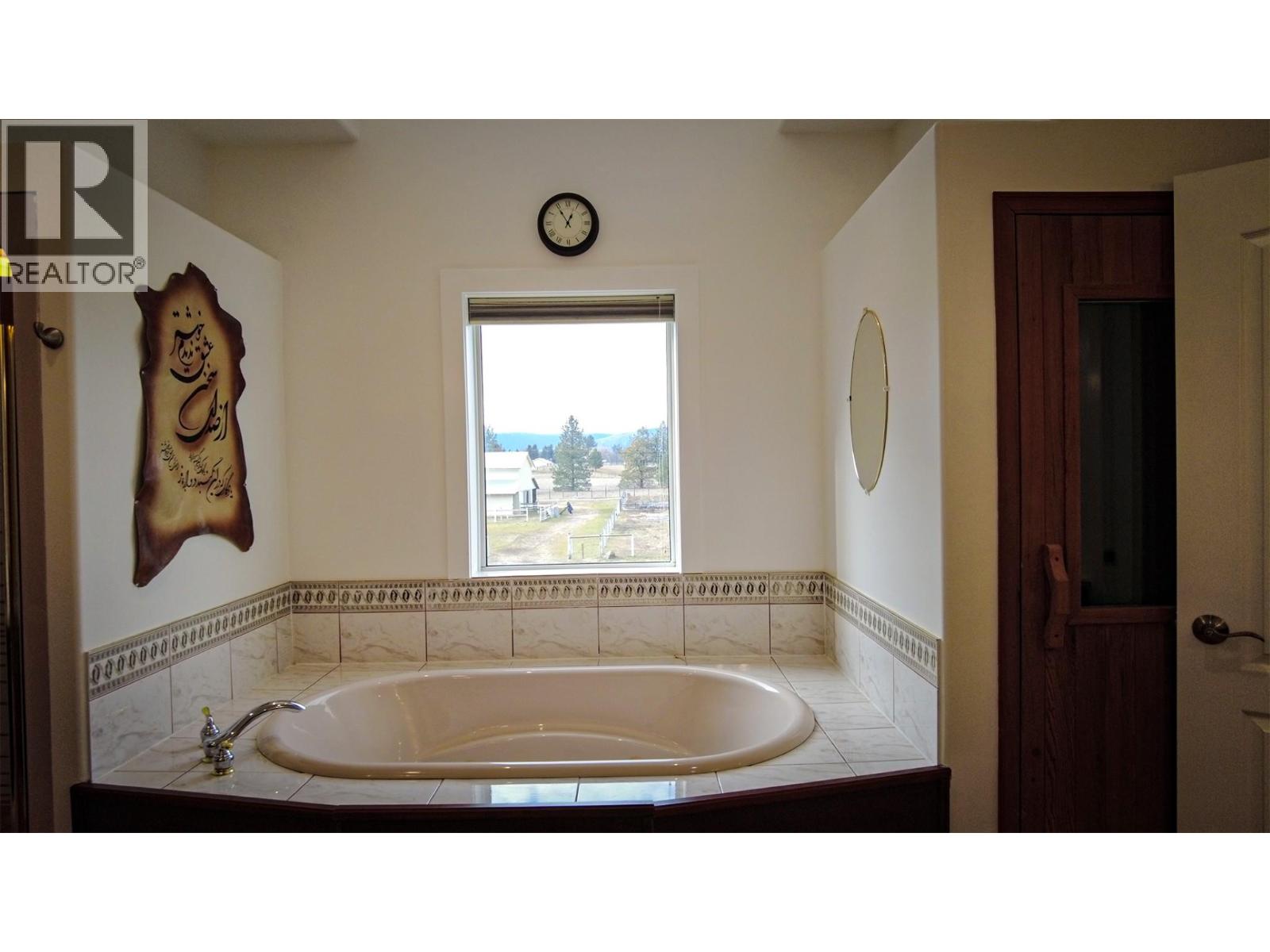 670 Cameron Avenue, Grand Forks