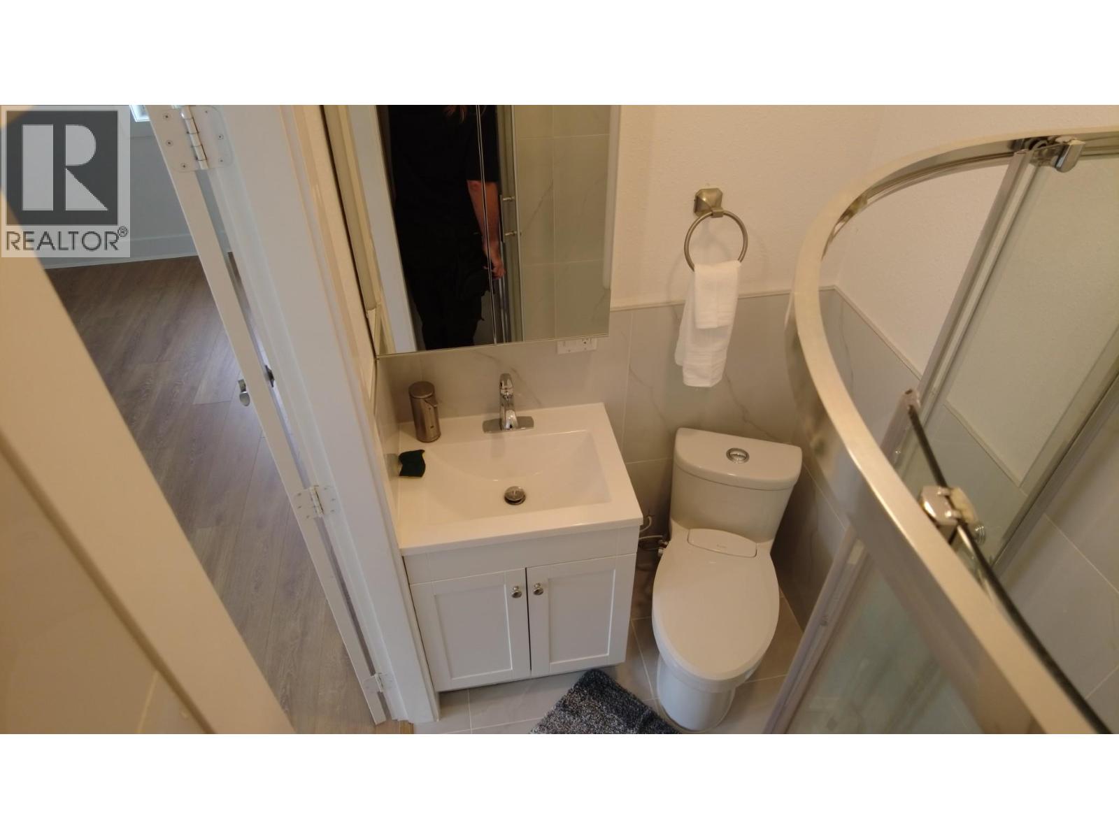 670 Cameron Avenue, Grand Forks