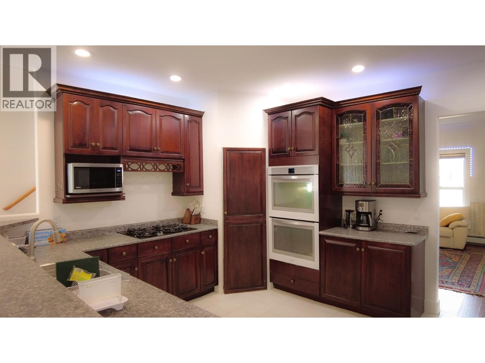 670 Cameron Avenue, Grand Forks