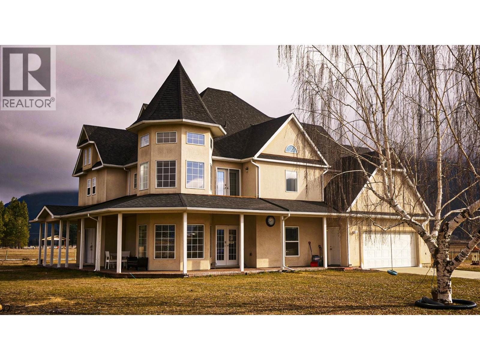 670 Cameron Avenue, Grand Forks