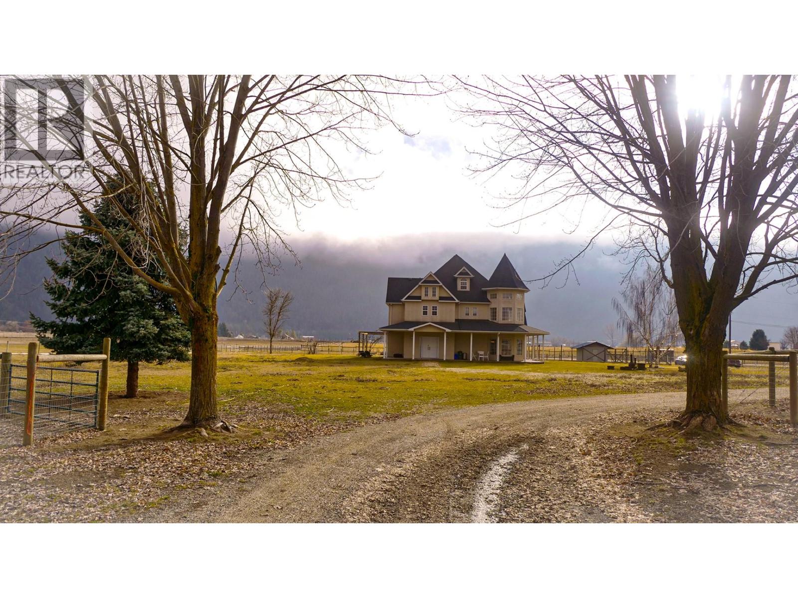 670 Cameron Avenue, Grand Forks