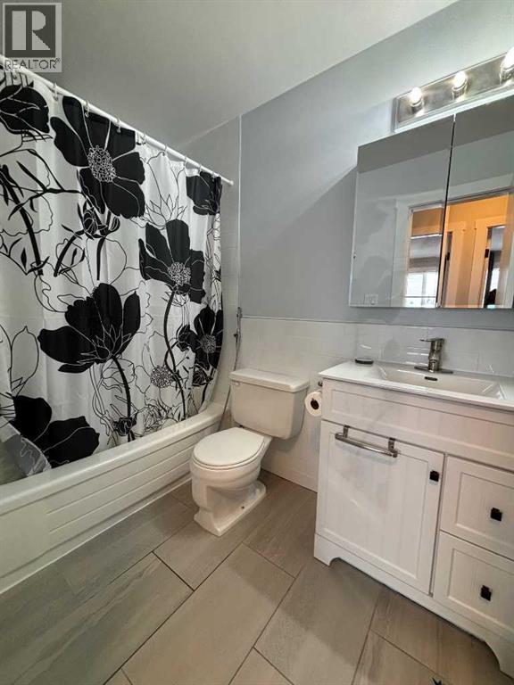 Single Family House for Sale in    Avenue Mountview Grande Prairie 